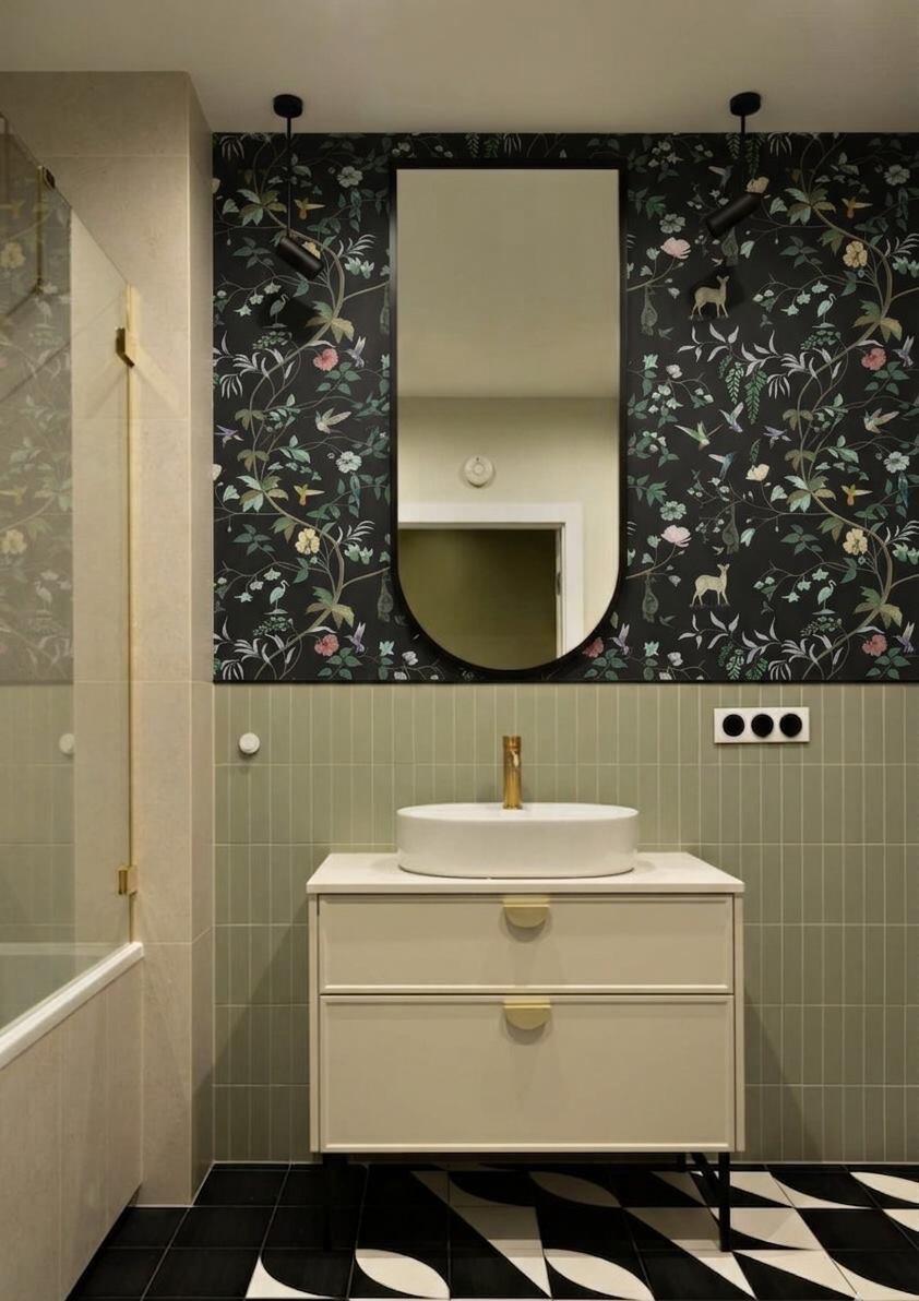 Garden Chinoiserie Black powder room wallpaper – The Wall Chronicles